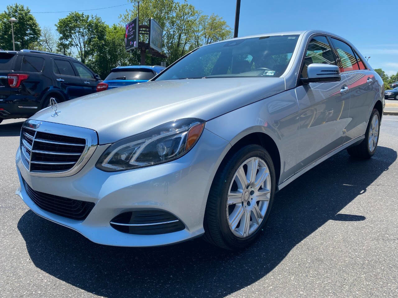 Used 2014 Mercedes-Benz E 250 BlueTEC 4MATIC Sedan w/ Premium 1 Package image 7