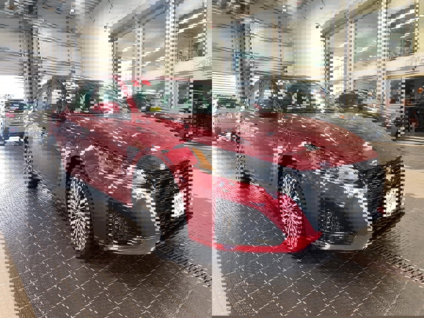 Used 2024 Nissan Altima 2.5 SL image 1