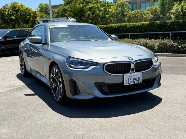 Used 2025 BMW 230i Coupe w/ Convenience Package RWD image 5