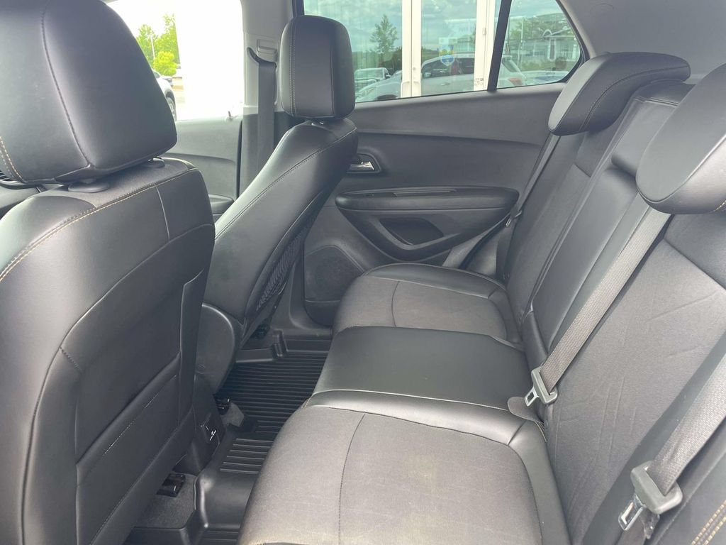 Used 2020 Chevrolet Trax LT w/ Sun & Sound Package AWD/4WD image 10