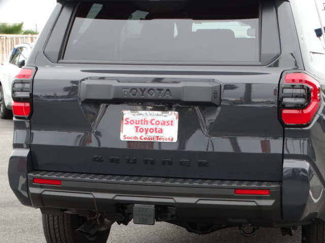New 2026 Toyota 4Runner SR5 AWD/4WD image 7