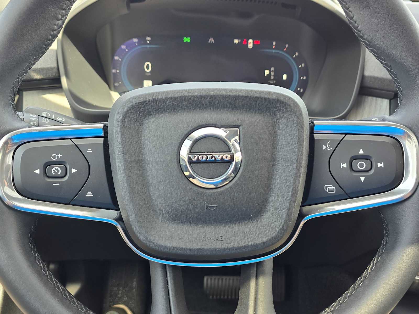 Certified 2024 Volvo XC40 B5 Plus image 23