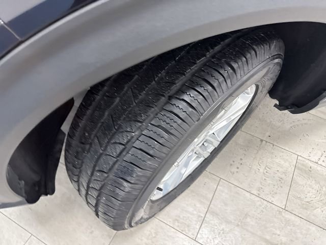 Used 2023 Ford Explorer XLT image 37