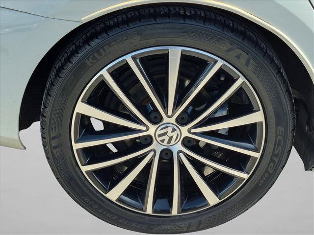 Used 2015 Volkswagen Jetta Sport FWD image 22