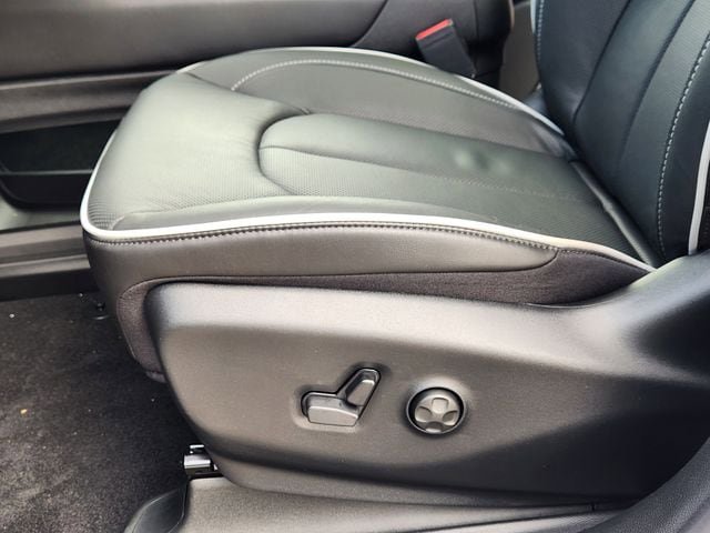 New 2026 Chrysler Pacifica Limited w/ S Appearance Package FWD image 19