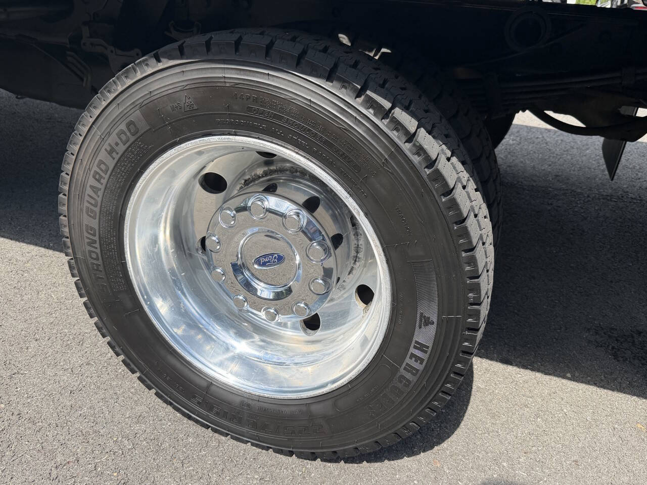 Used 2017 Ford F550 4x4 Regular Cab Super Duty image 50
