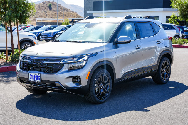 Used 2025 Kia Seltos X-Line AWD/4WD image 4