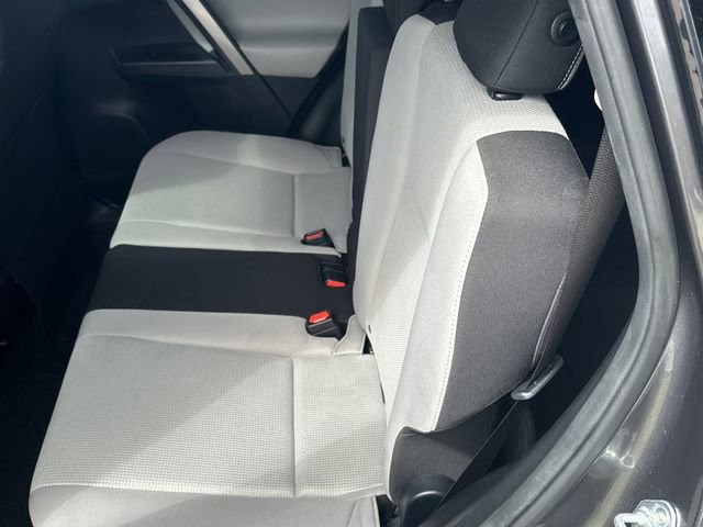 Used 2018 Toyota RAV4 XLE image 19