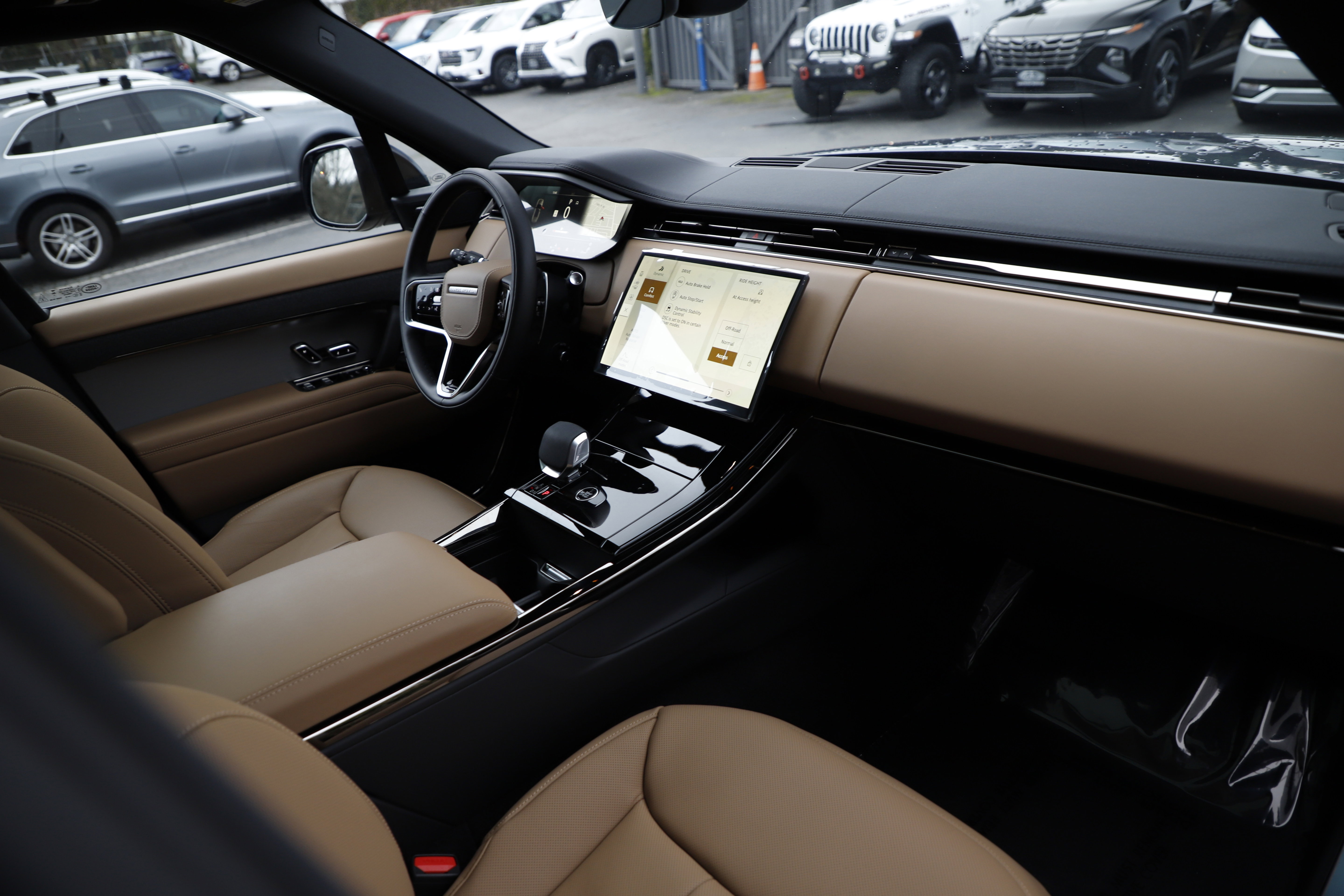 New 2025 Land Rover Range Rover Sport SE AWD/4WD image 9