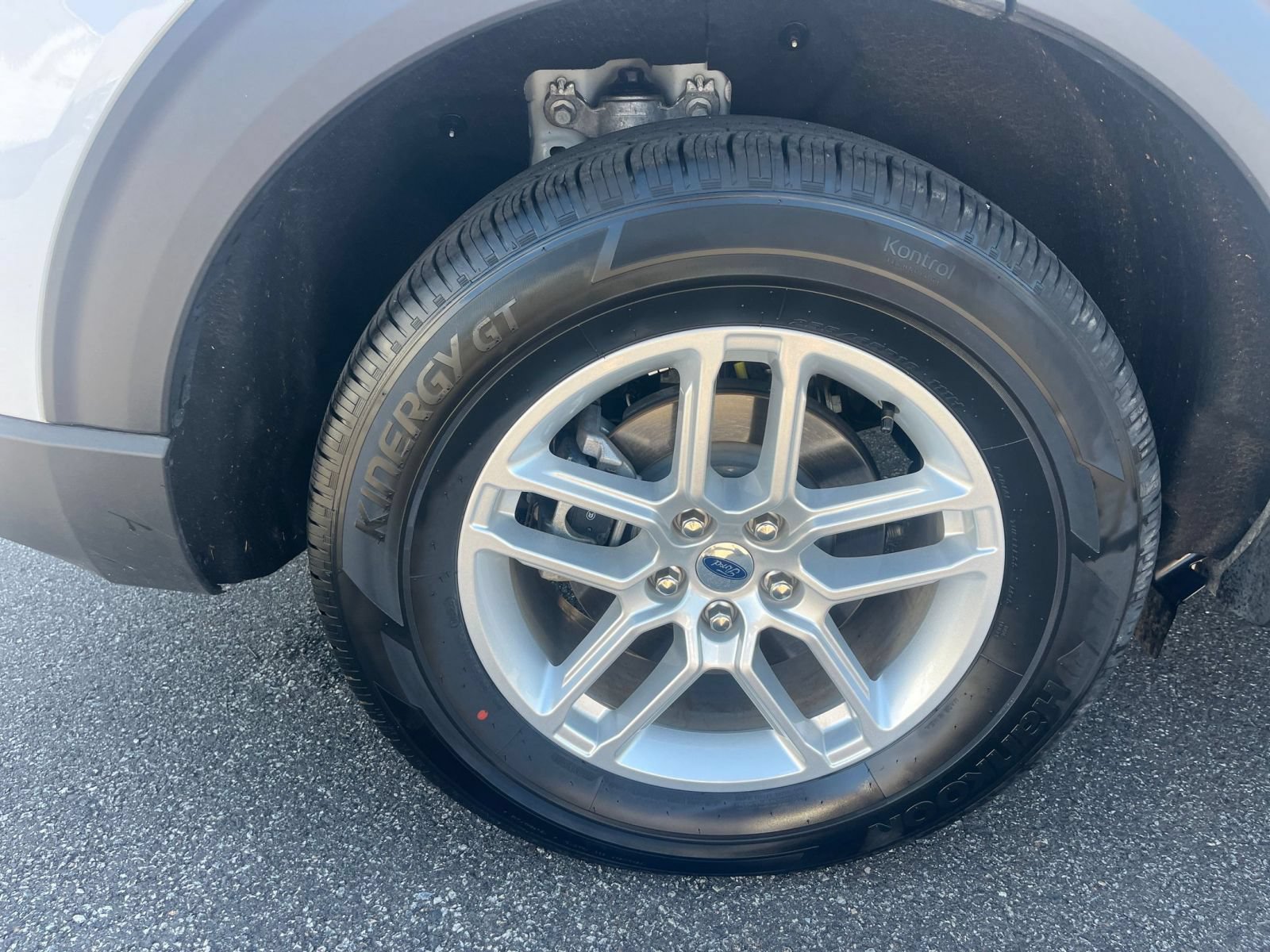 Used 2026 Ford Explorer Active AWD/4WD image 31