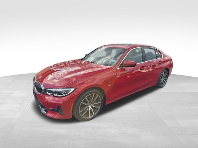 Used 2022 BMW 330e xDrive w/ Premium Package image 7