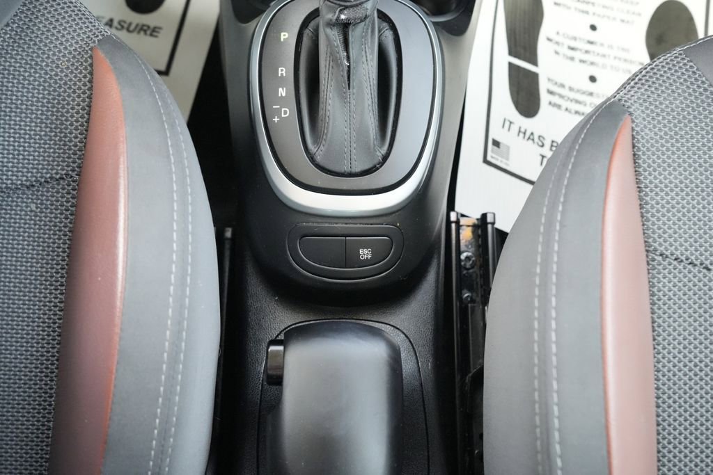 Used 2015 FIAT 500L Trekking image 29