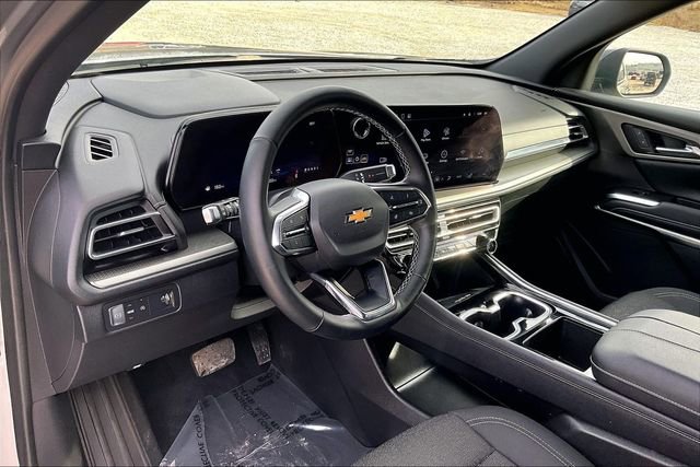 Used 2025 Chevrolet Traverse LT image 13