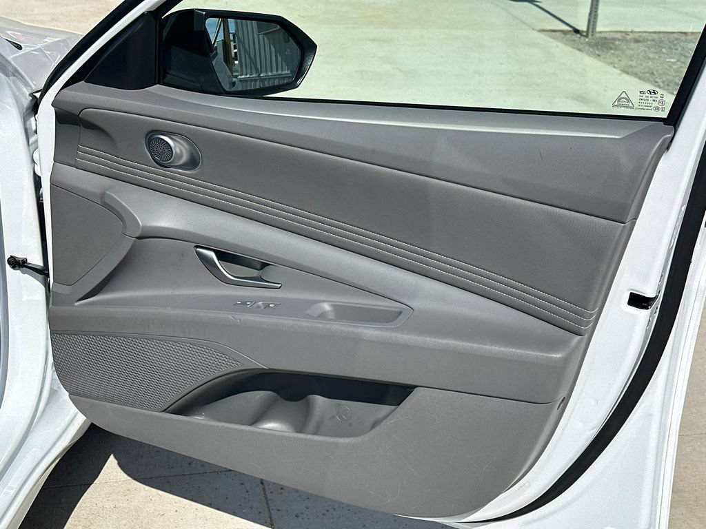 Certified 2025 Hyundai Elantra Sport FWD image 14