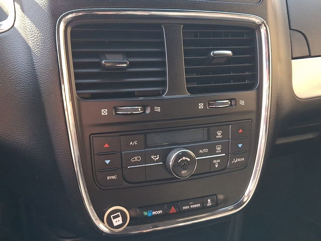 Used 2011 Dodge Grand Caravan R/T image 15