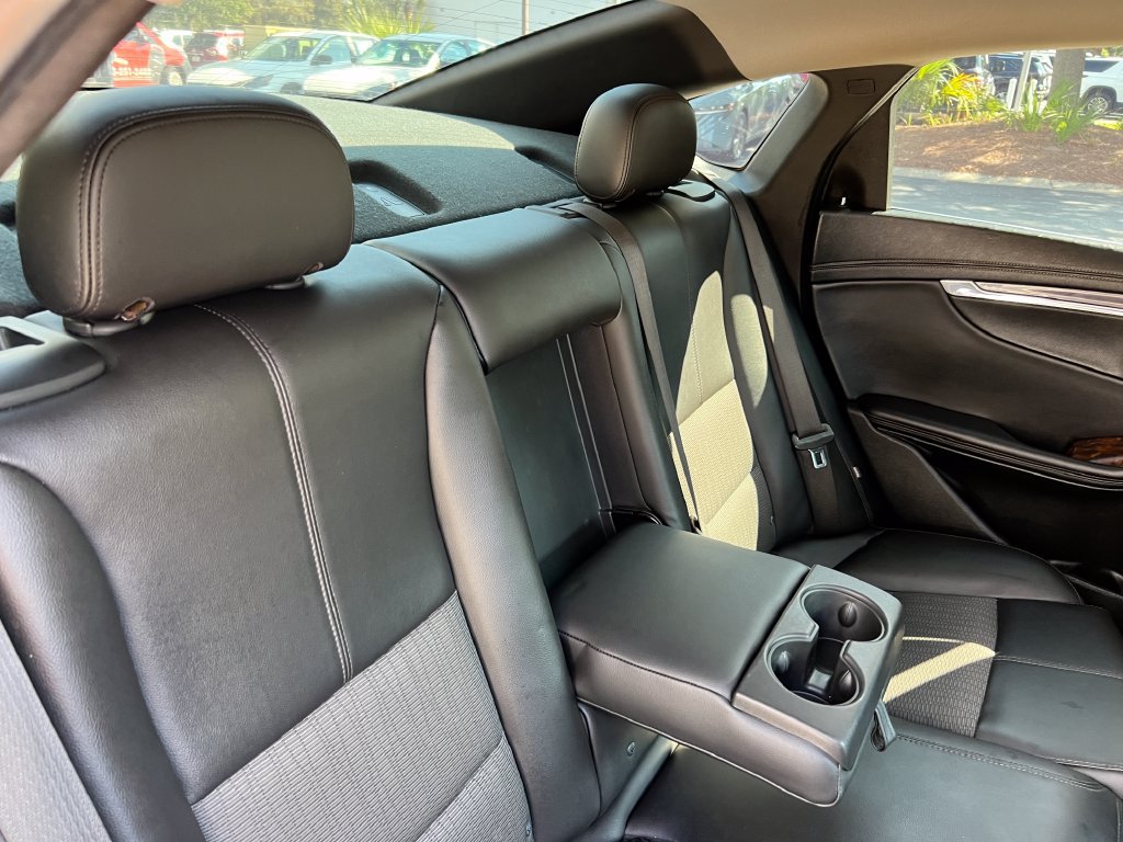 Used 2015 Chevrolet Impala LT w/ Convenience Package FWD image 18