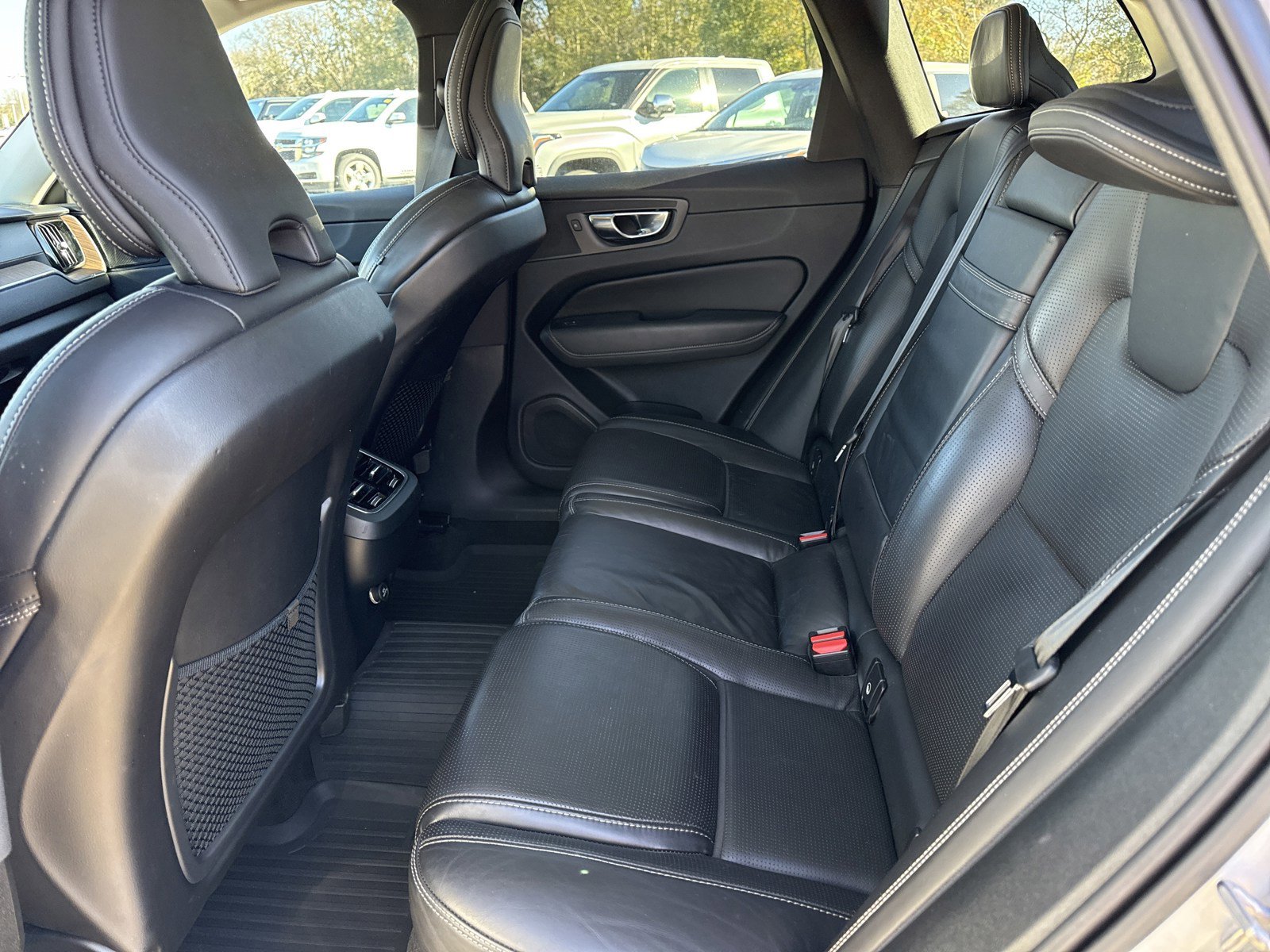 Used 2020 Volvo XC60 T5 Inscription w/ Protection Package Premier image 14