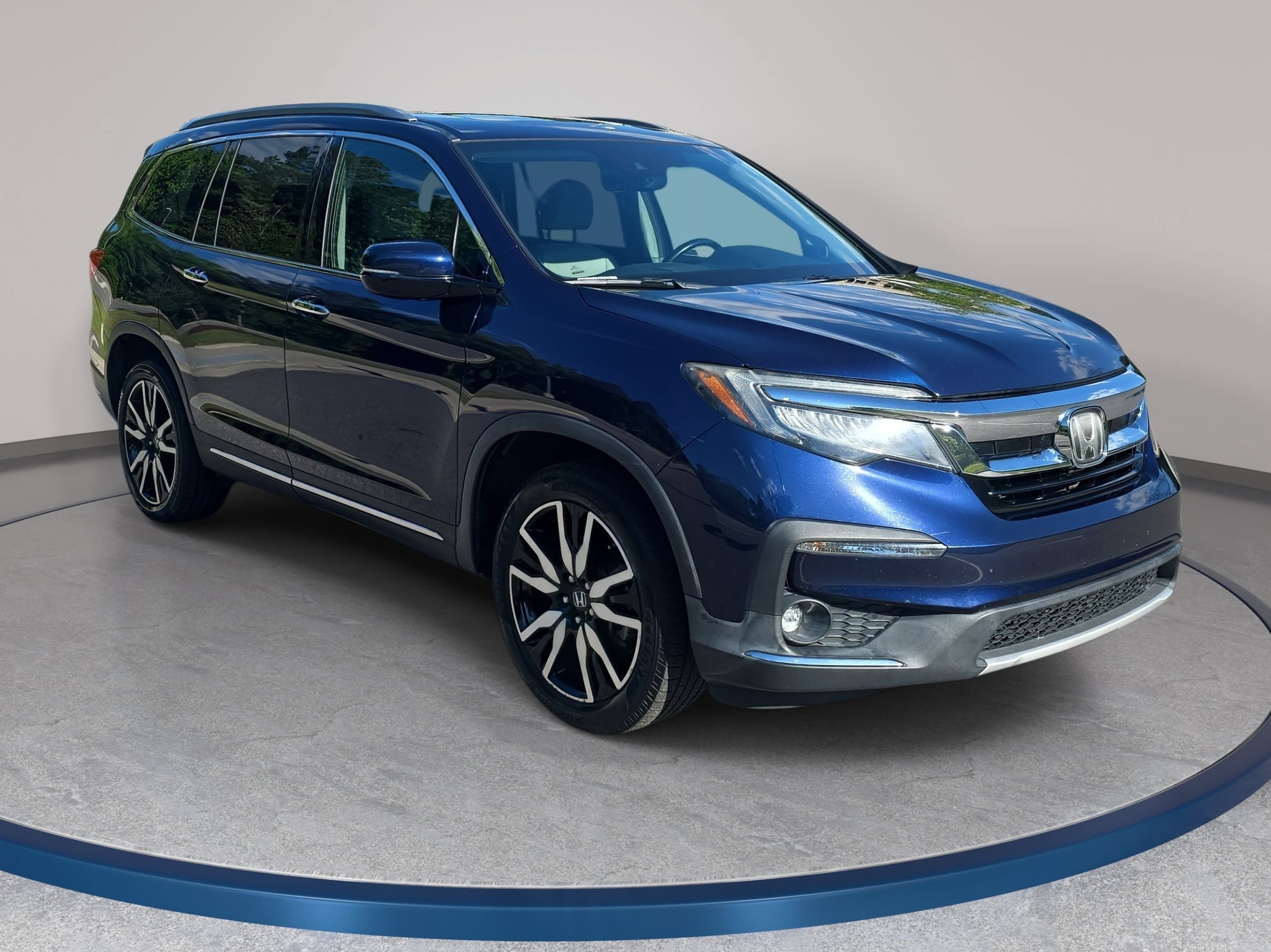 Used 2019 Honda Pilot Touring image 3