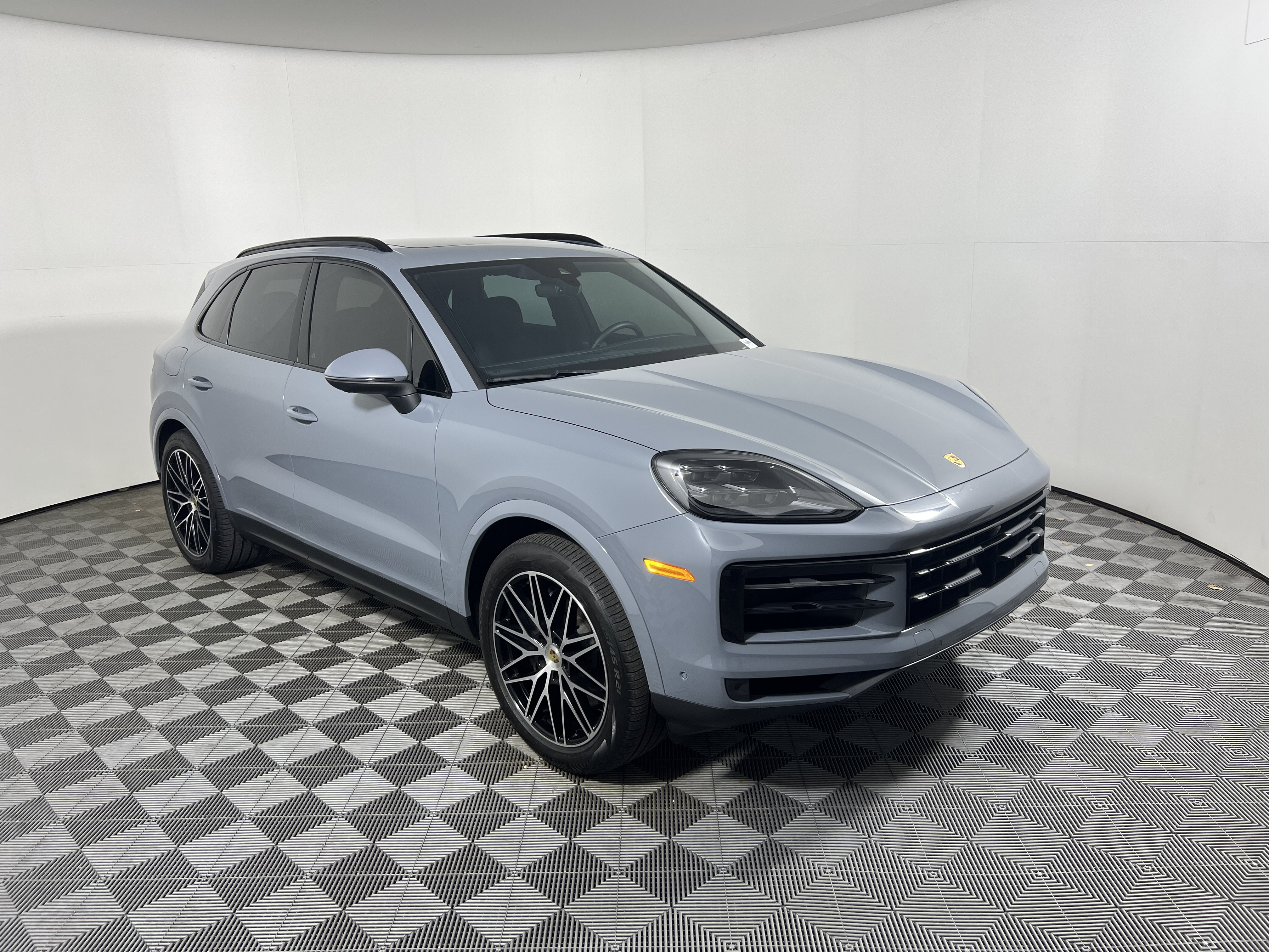 Certified 2024 Porsche Cayenne AWD/4WD image 9