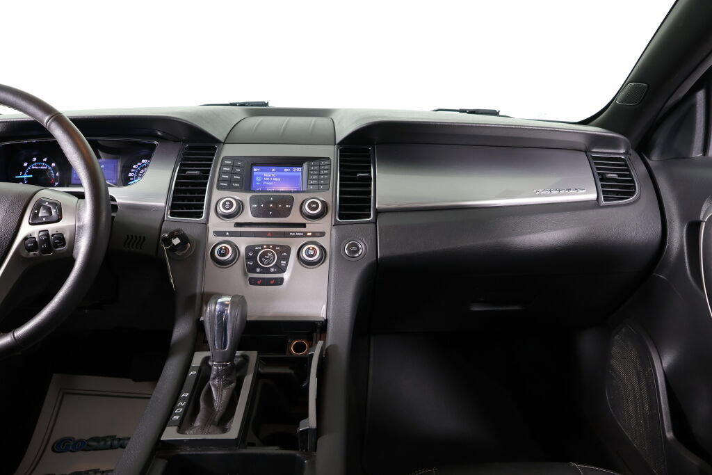 Used 2015 Ford Taurus SEL image 29