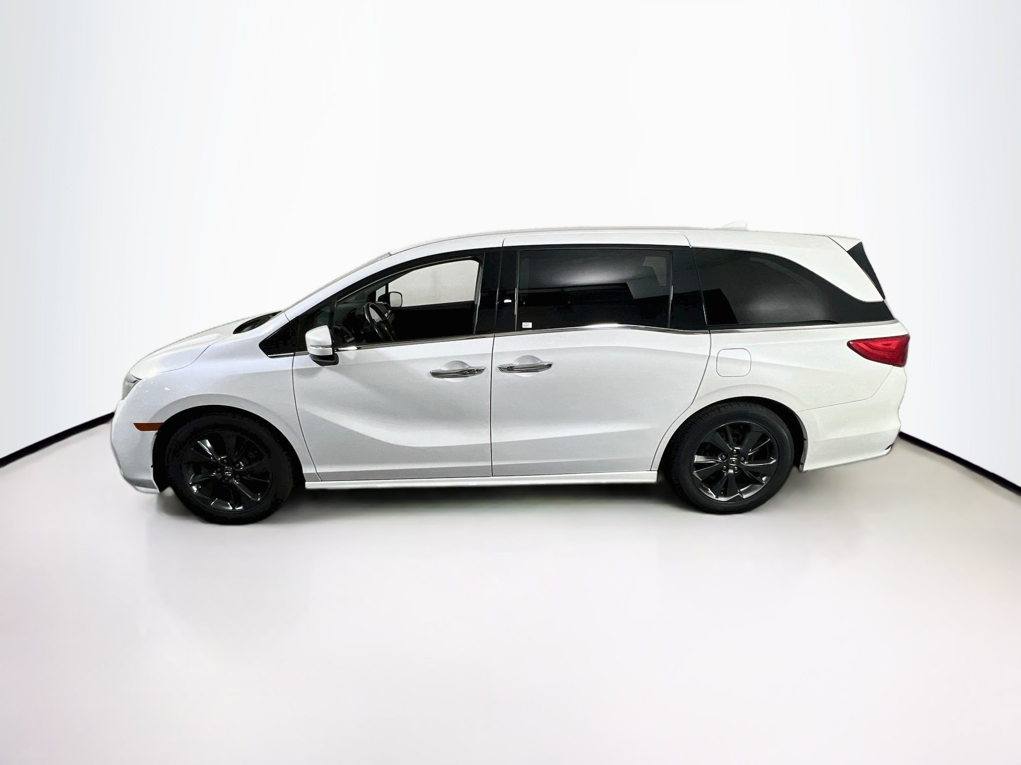 Used 2023 Honda Odyssey Elite image 8