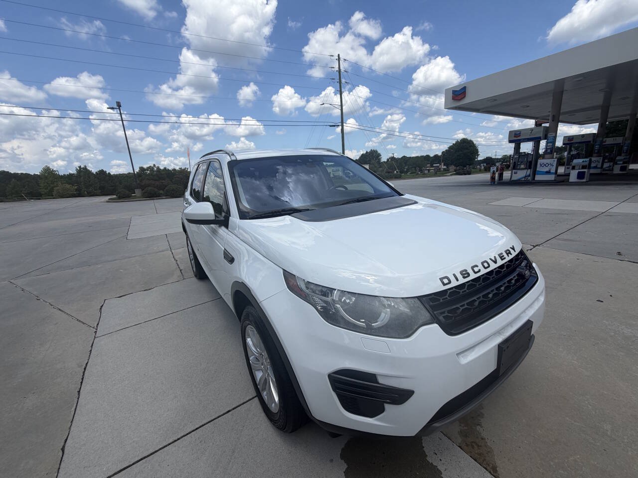 Used 2017 Land Rover Discovery Sport SE AWD/4WD image 25
