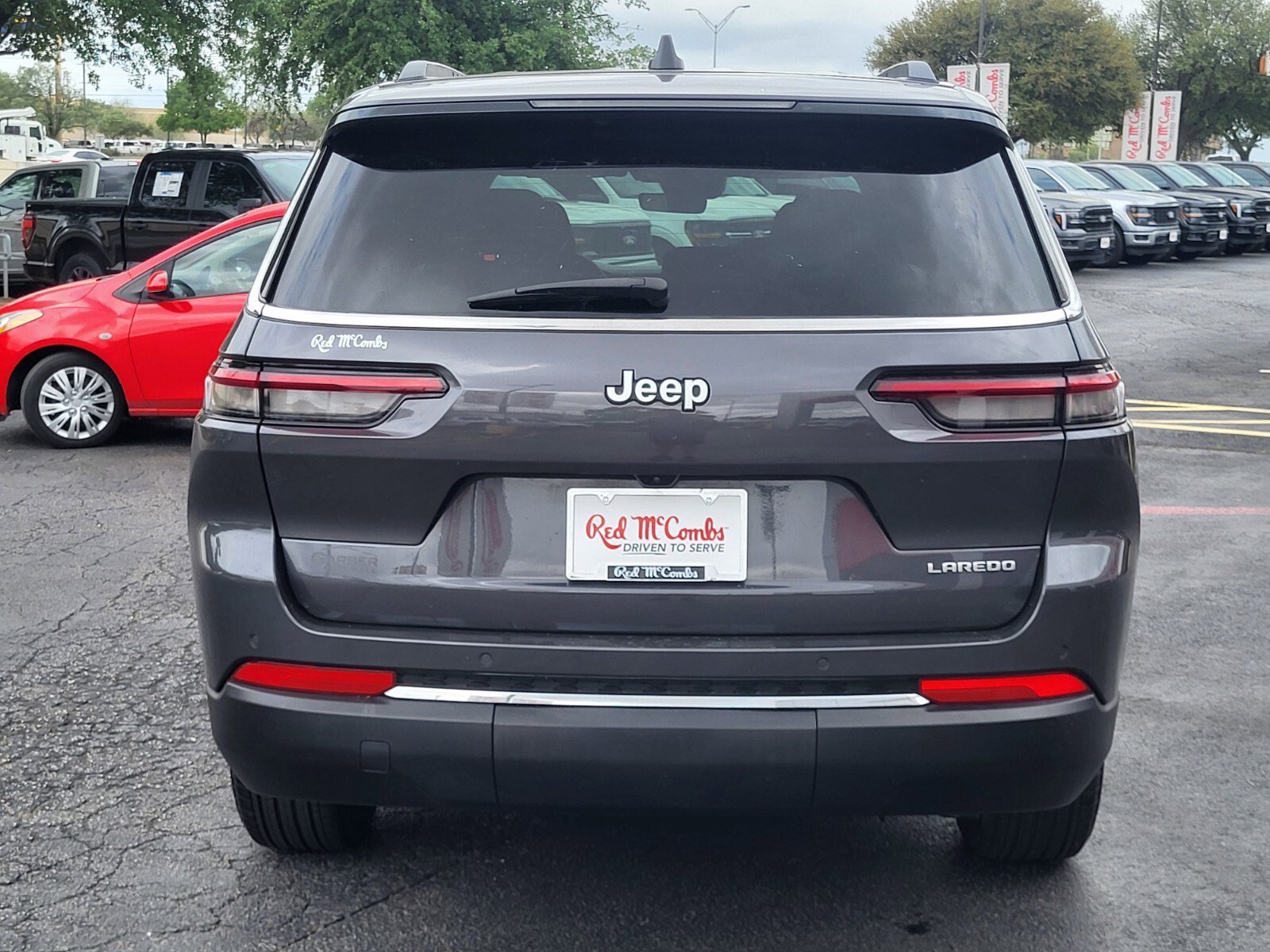 Used 2025 Jeep Grand Cherokee L Laredo w/ Luxury Tech Group I image 5