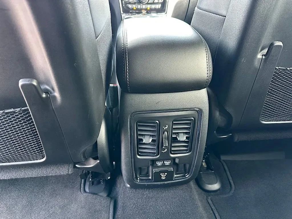 Used 2022 Jeep Grand Cherokee Limited w/ Technology Group image 20