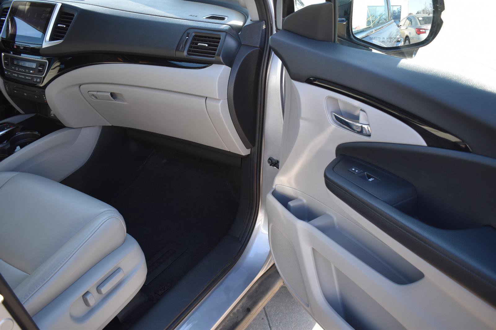 Used 2018 Honda Pilot Touring image 17