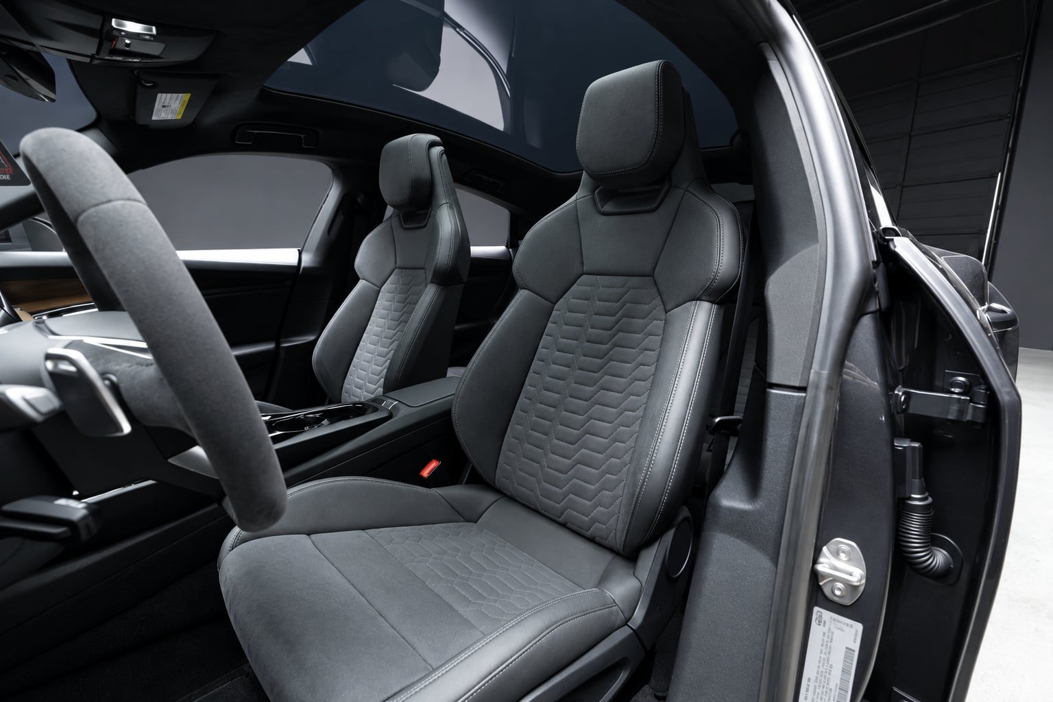 Used 2022 Audi e-tron GT Premium Plus AWD/4WD image 27