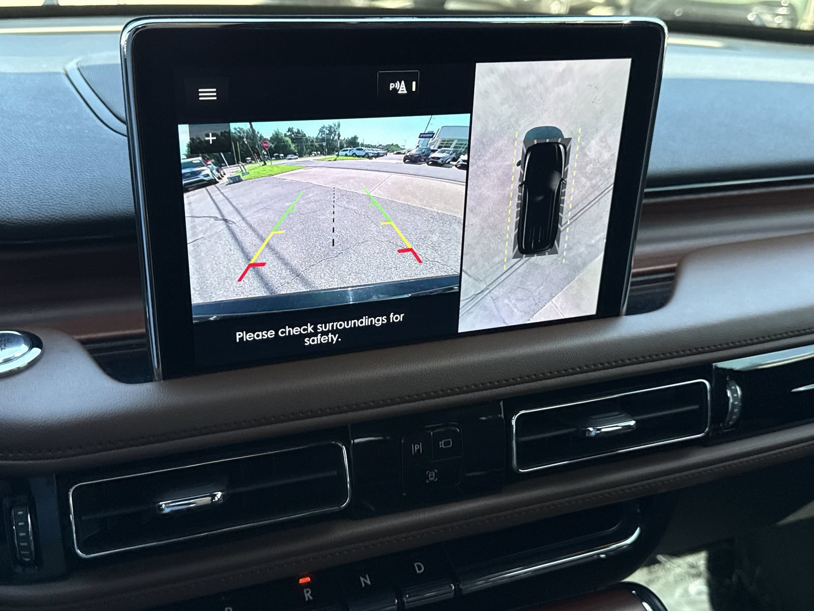 Used 2023 Lincoln Aviator Grand Touring w/ Elements Package Plus AWD/4WD image 22