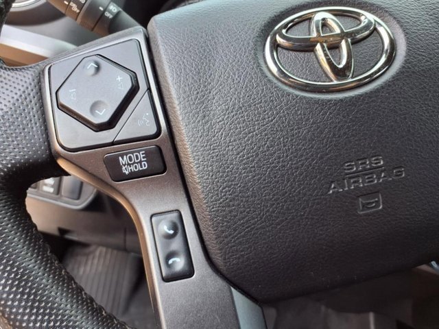 Used 2022 Toyota Tacoma TRD Off-Road image 9