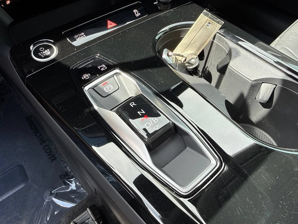 Used 2025 Audi Q6 e-tron Premium Plus w/ Premium Plus AWD/4WD image 21