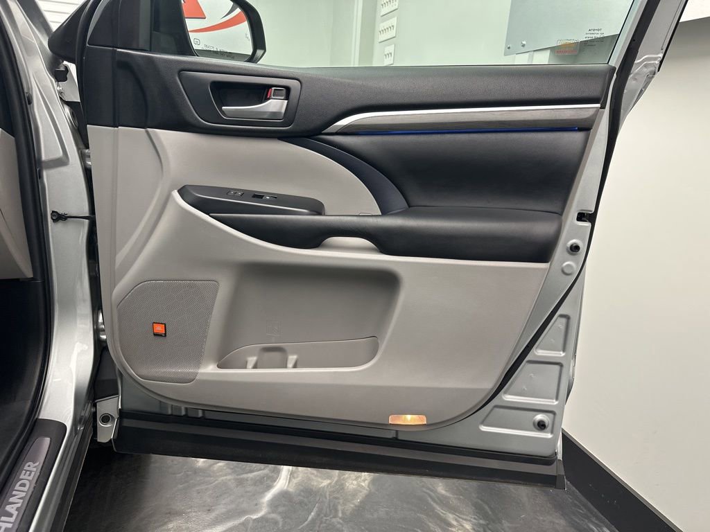 Used 2019 Toyota Highlander Limited image 10