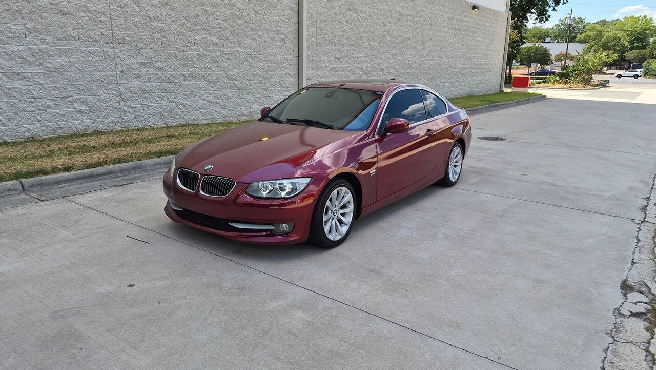 Used 2011 BMW 328i xDrive Coupe AWD/4WD image 4