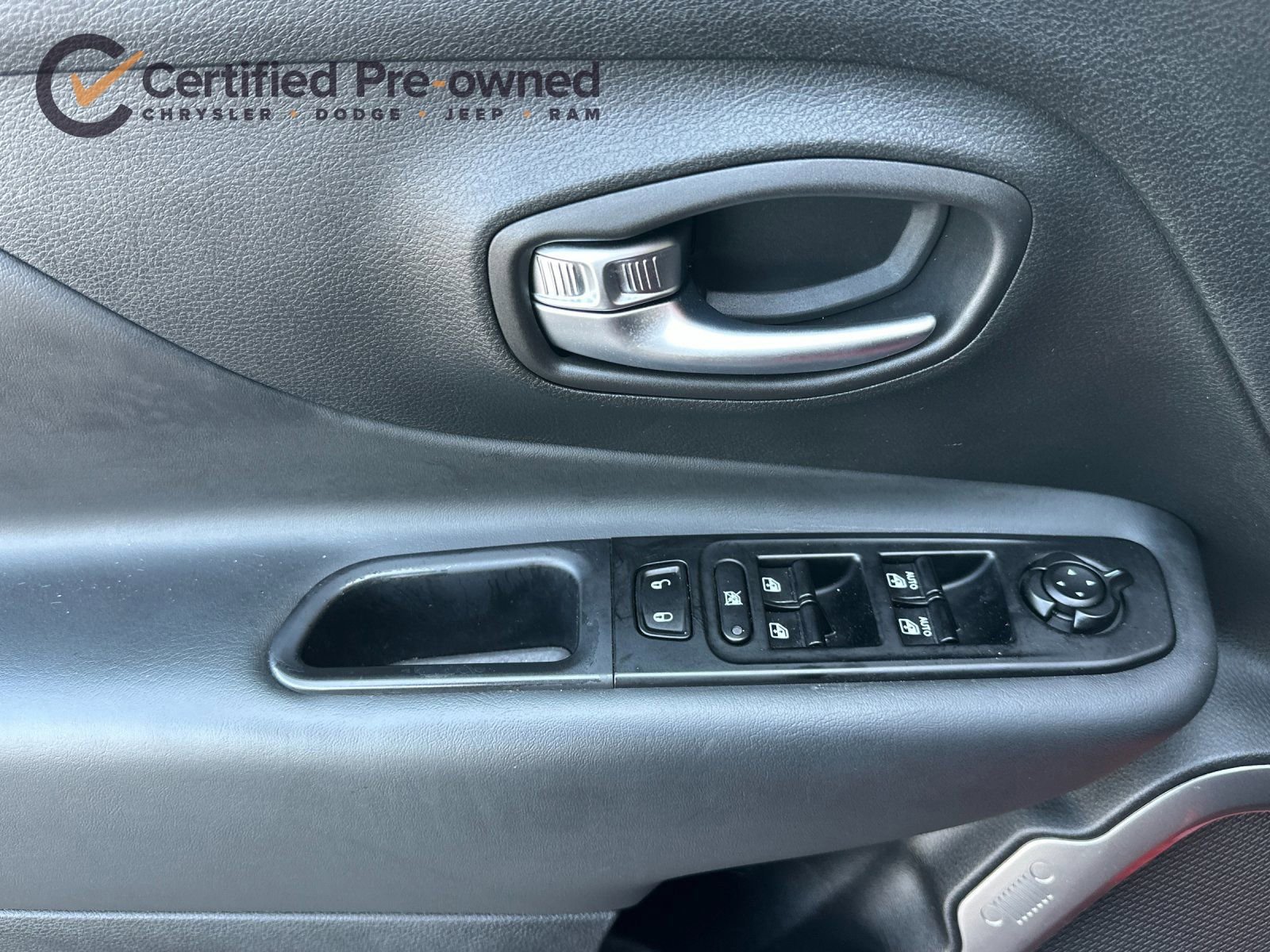 Certified 2022 Jeep Renegade Latitude image 12