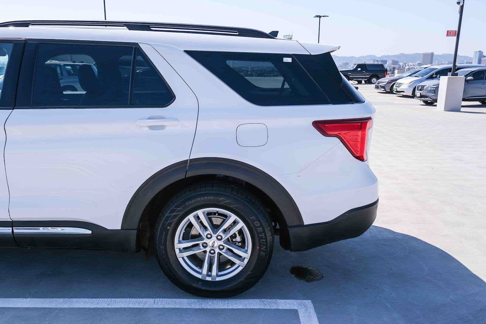 Used 2023 Ford Explorer XLT w/ Equipment Group 202A RWD image 8