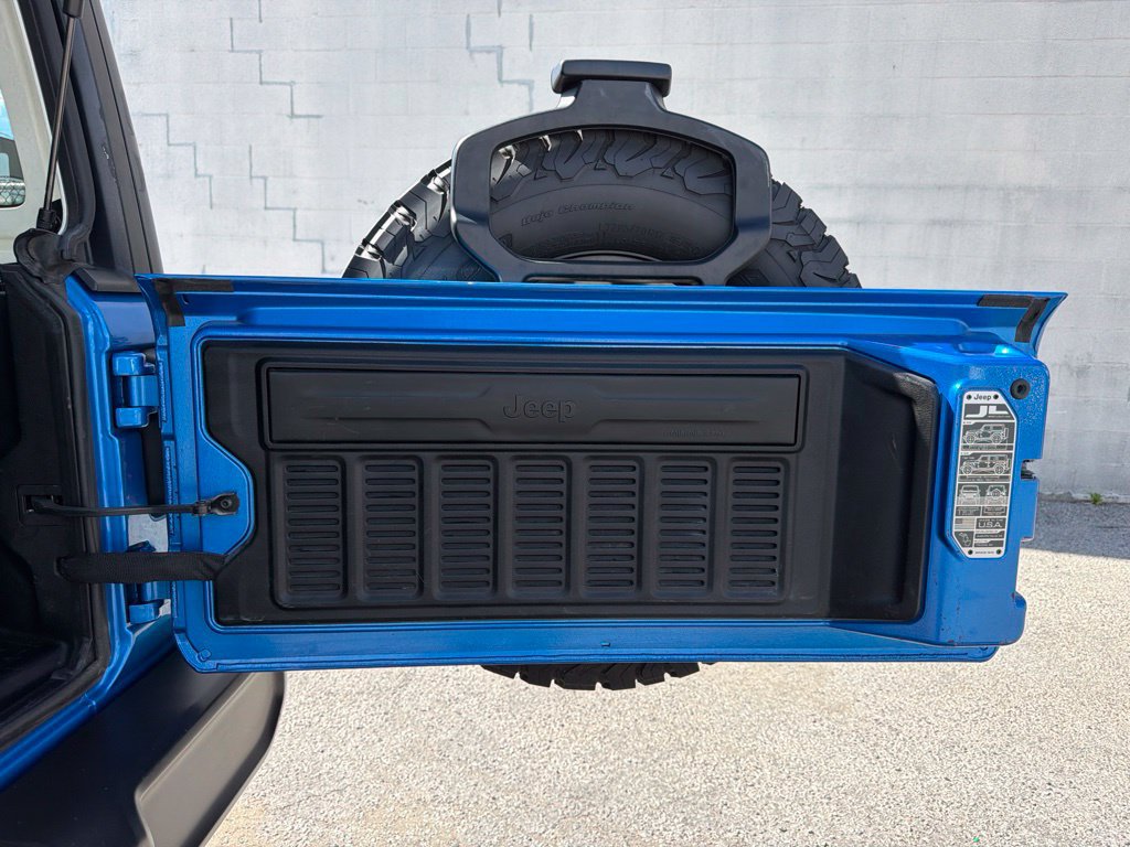 Used 2024 Jeep Wrangler Unlimited Rubicon 4xe AWD/4WD image 11
