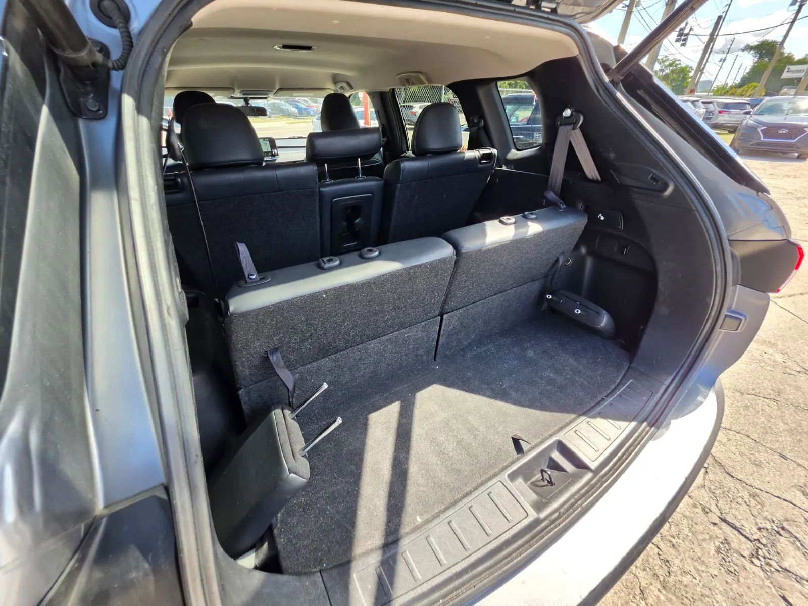 Used 2023 Mitsubishi Outlander SE FWD image 17