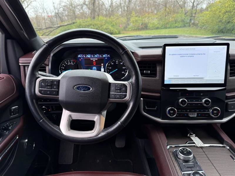 Used 2023 Ford Expedition Limited AWD/4WD image 10