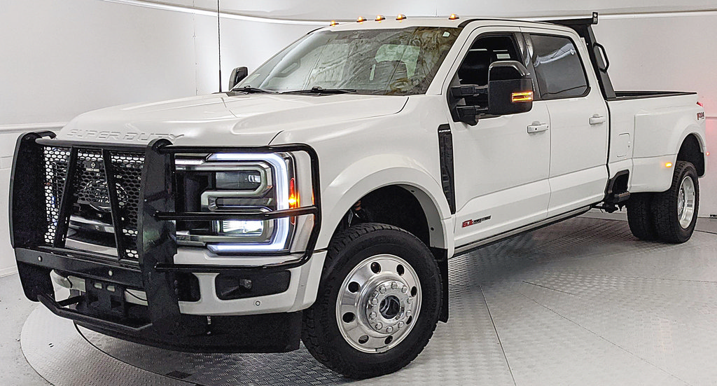 Used 2026 Ford F450 Platinum w/ FX4 Off-Road Package AWD/4WD image 6
