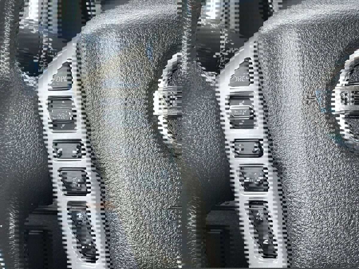 Used 2016 Nissan Titan SL image 30