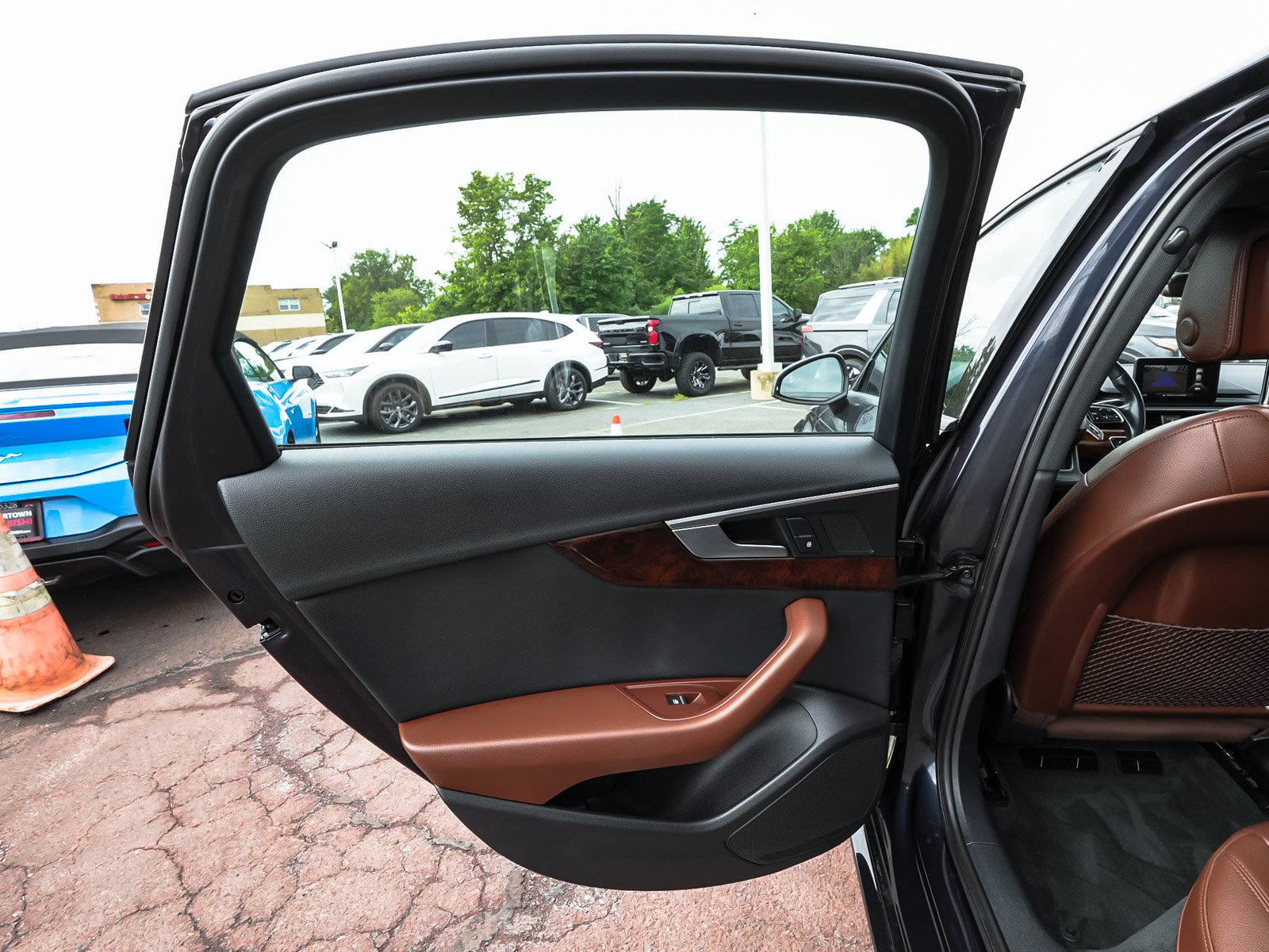 Used 2018 Audi A4 2.0T Premium w/ Convenience Package AWD/4WD image 12