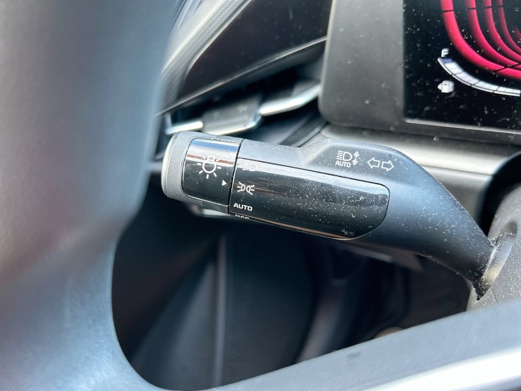Used 2024 Kia Niro LX FWD image 19