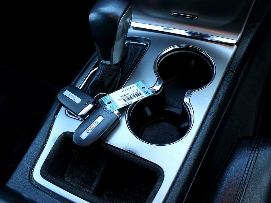 Used 2018 Jeep Grand Cherokee Altitude image 27