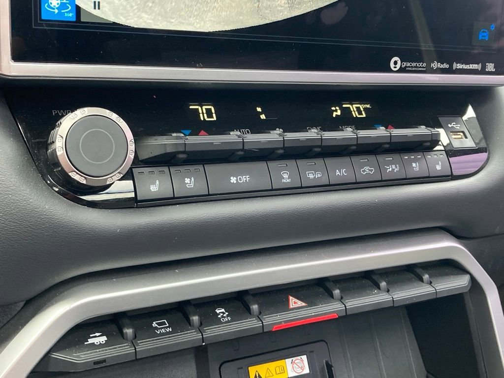 Used 2024 Toyota Tundra Platinum AWD/4WD image 26