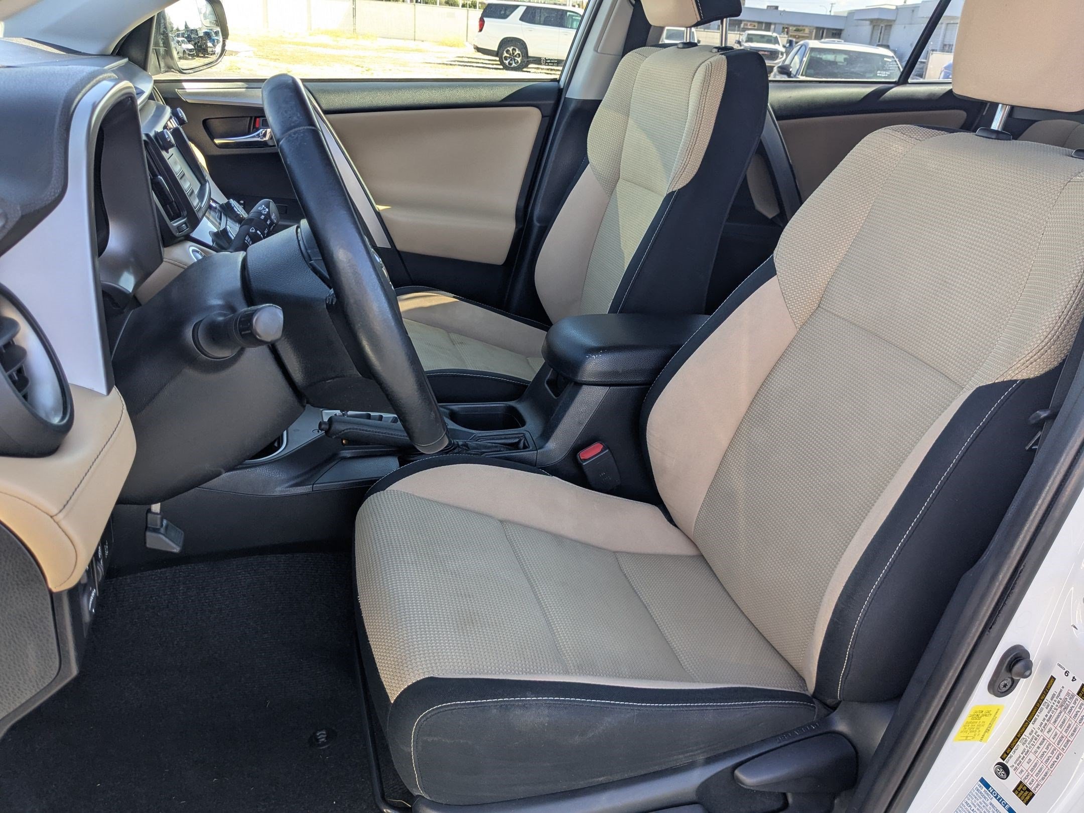 Used 2018 Toyota RAV4 XLE AWD/4WD image 31