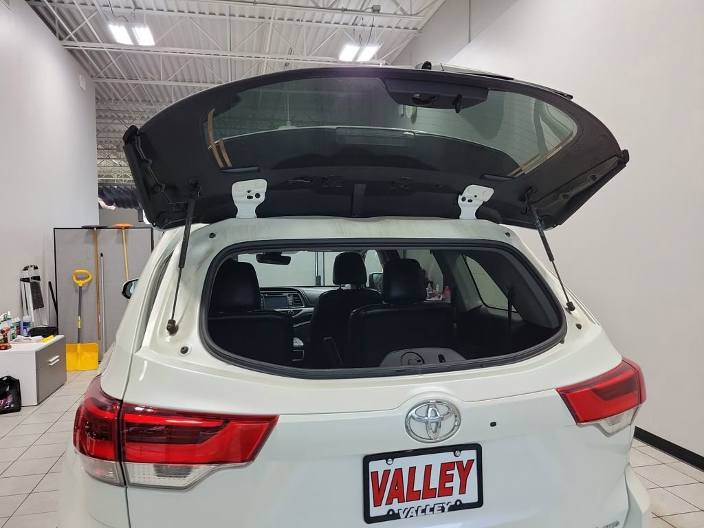 Used 2019 Toyota Highlander XLE image 10
