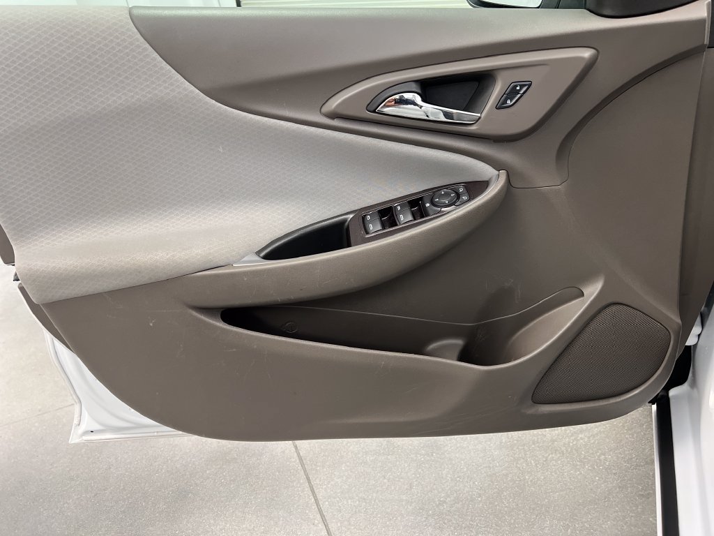 Used 2025 Chevrolet Malibu LT FWD image 14
