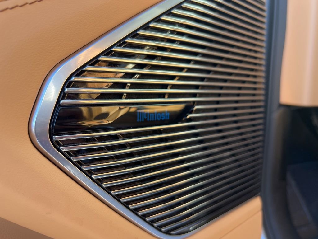 Used 2024 Jeep Grand Cherokee L Summit AWD/4WD image 16